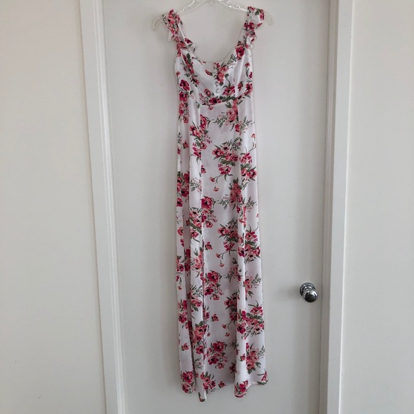 Flynn Skye Dresses & Skirts - FLYNN SKYE Gorgeous Bardot floral dress